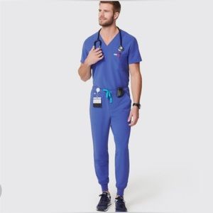 Men’s figs scrub set in size medium, color blue